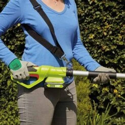Garden Gear 20V Cordless Lithium-ion Telescopic Hedge Trimmer -Van Meuwen G116720Pole20trimmer20ls203202000x20001